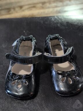 Robeez Black Patent Mary Jane with Bow Cutouts